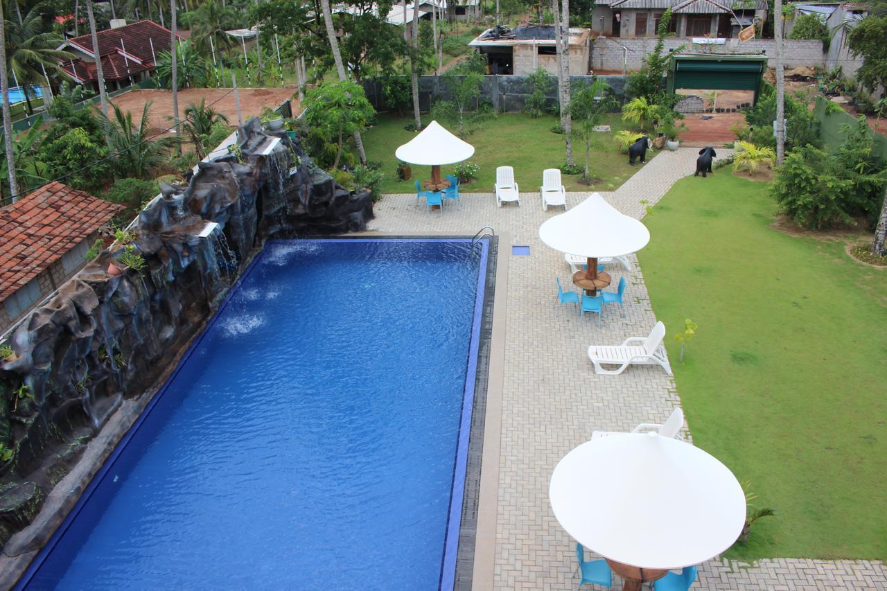 K And K Country Resort Minuwangoda Exterior photo